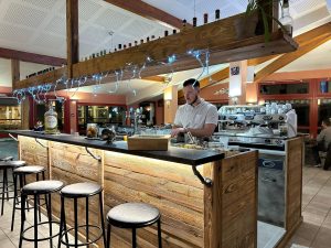 bar du CIS avec boissons, cafés servis par nos barmen